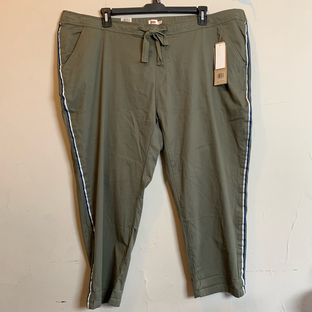 NWT Levi’s Pants